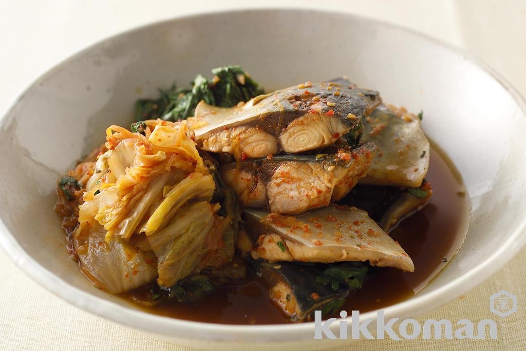 Boiled Mackerel and Kimchi