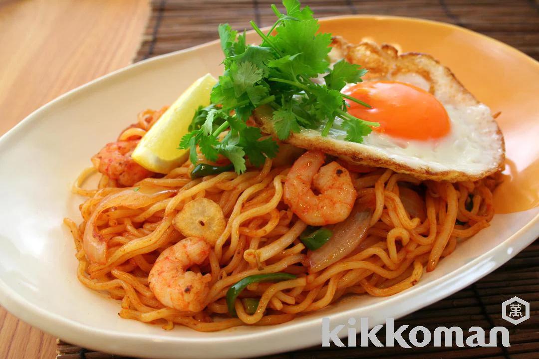 Mi Goreng (Indonesian-Style Fried Noodles)