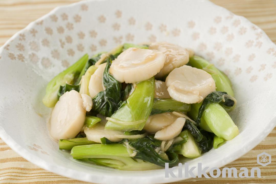 Quick Simmered Scallops and Bok Choy
