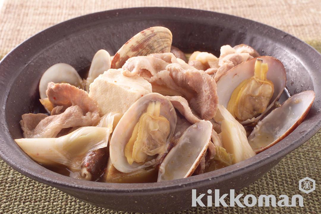 Simmered Pork and Clams with Kimchi