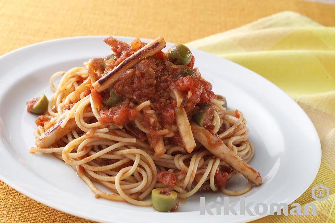 Spaghetti With Squid in Tomato Sauce