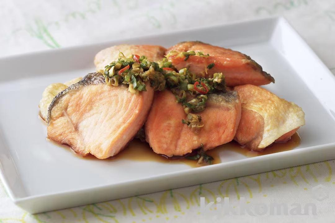 Grilled Salmon with Spicy Green Onion Sauce