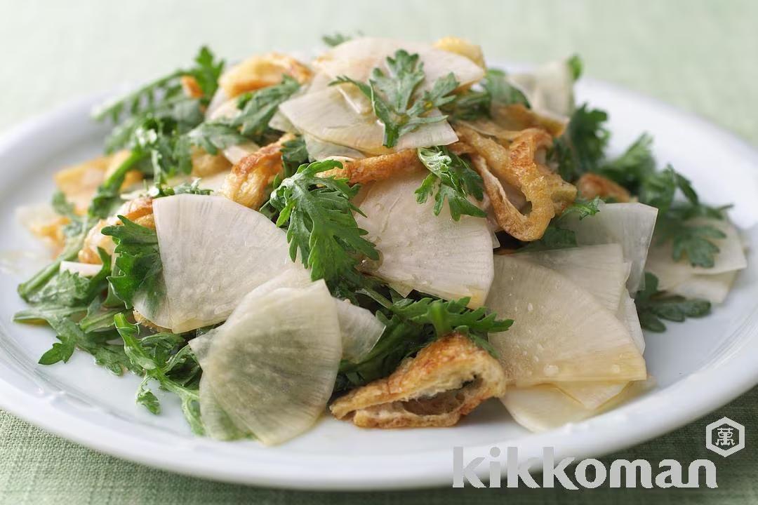 Crispy Daikon Radish and Chrysanthemum Leaf Salad