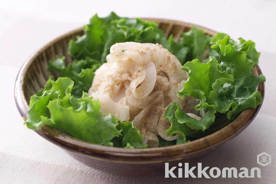 Onions with Sesame Vinaigrette