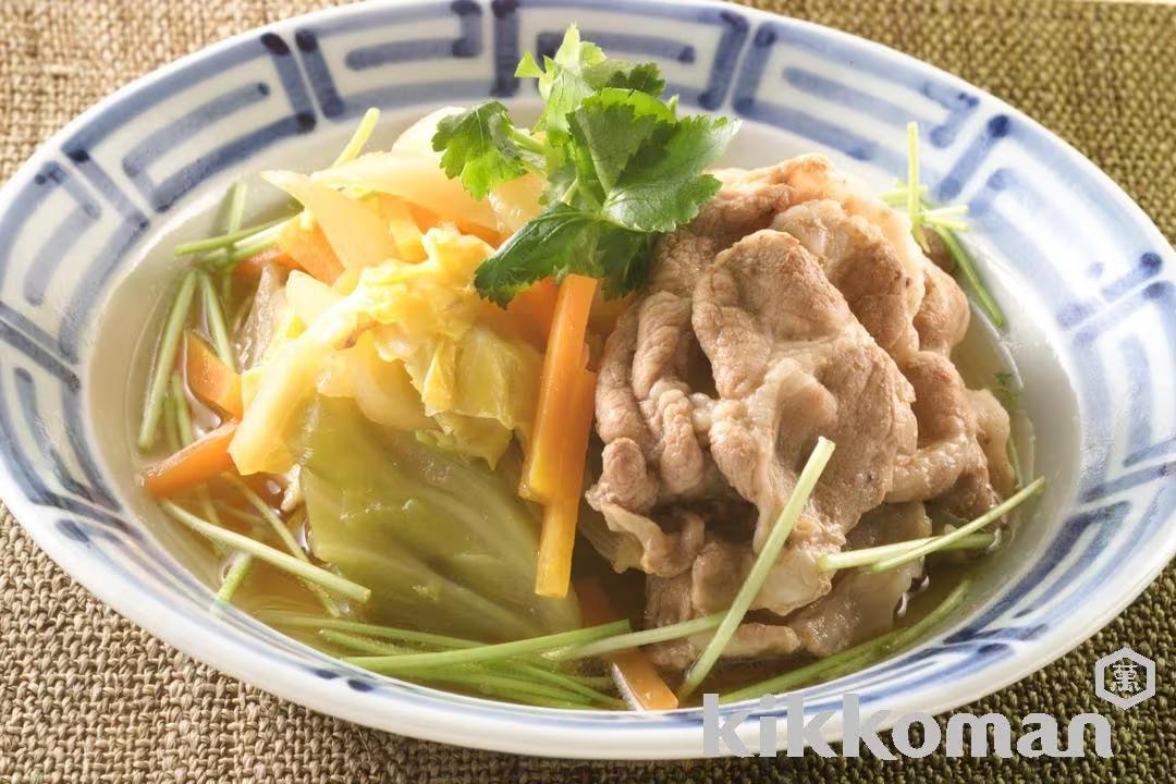 Japanese-Style Cabbage and Thinly Sliced Pork Stew