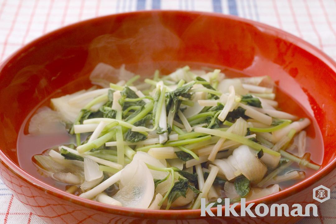 Onion and Japanese Parsley Soup