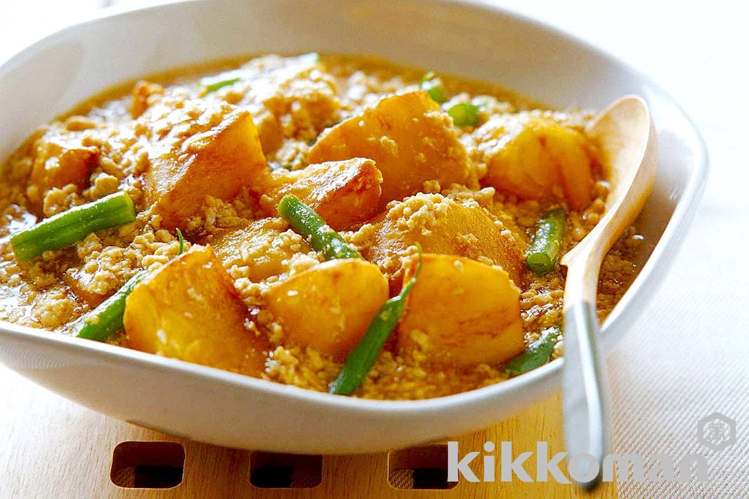 Simmered Ground Chicken with Fried Potatoes