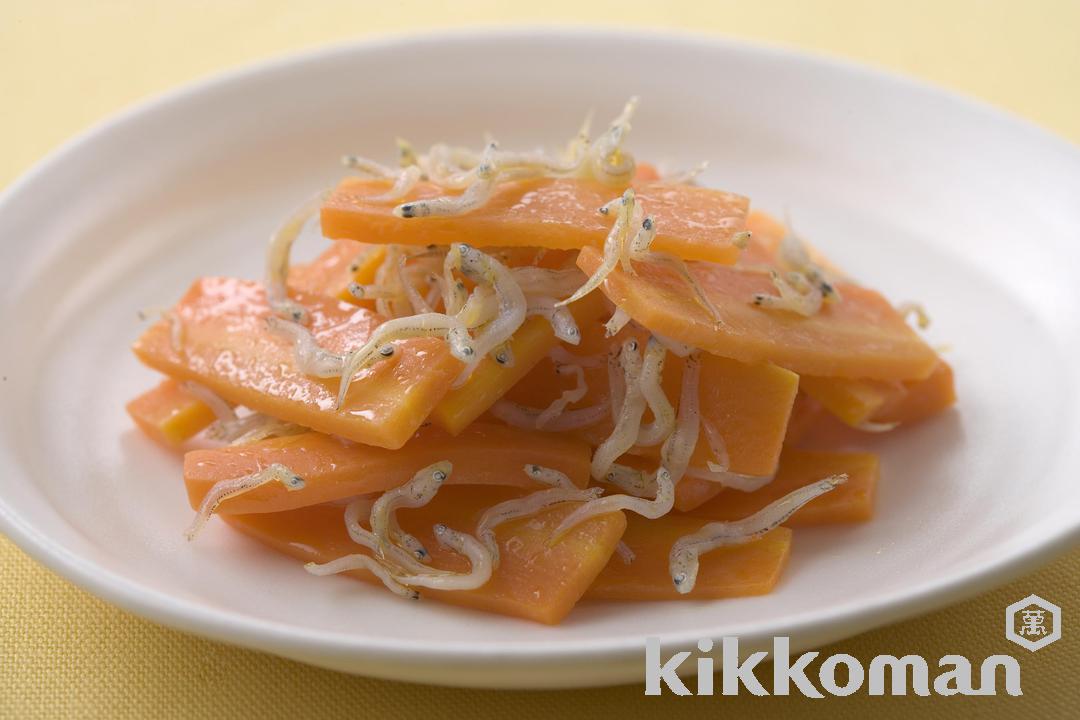 Sauteed Carrots and Dried Young Sardines