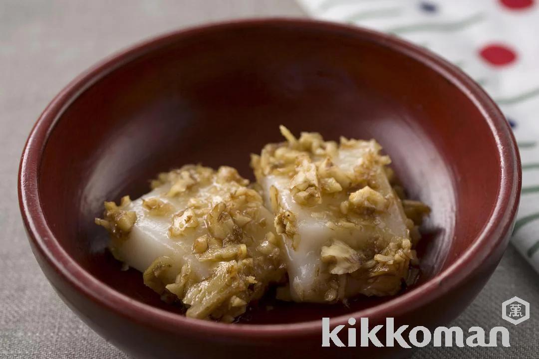 Boiled Mochi in Walnut Sauce