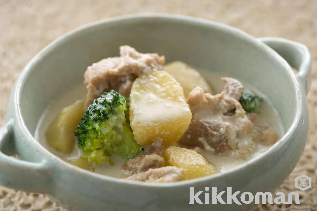 Simmered Chicken and Potatoes in Coconut Milk