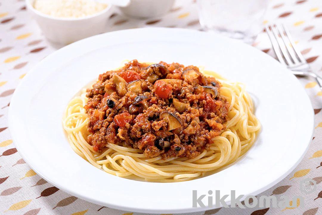 Spaghetti with Mushrooms and Meat Sauce