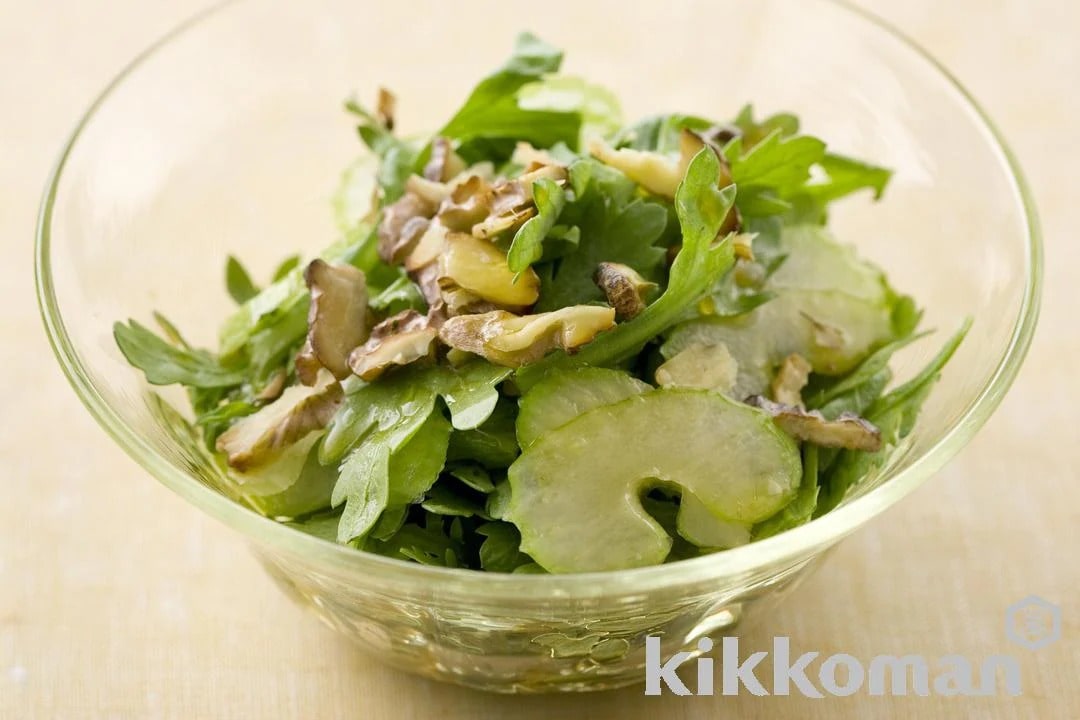 Chrysanthemum Leaves and Walnut Salad