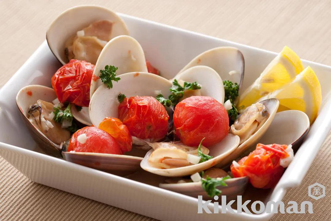 Mediterranean-Style Steamed Clams