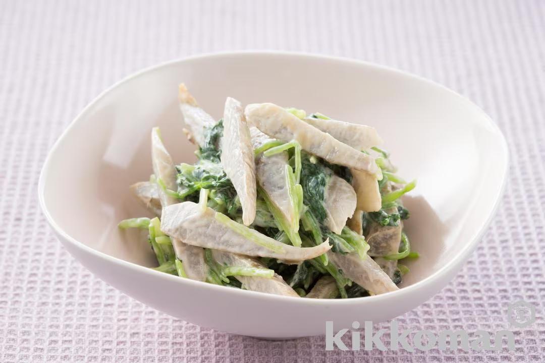 Burdock Root and Japanese Parsley with Sesame Dressing