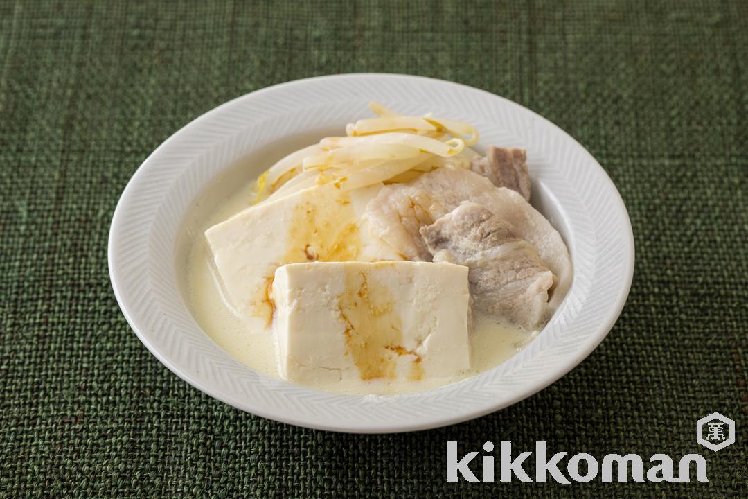 Tofu with Pork and Bean Sprouts in Warm Soymilk Broth