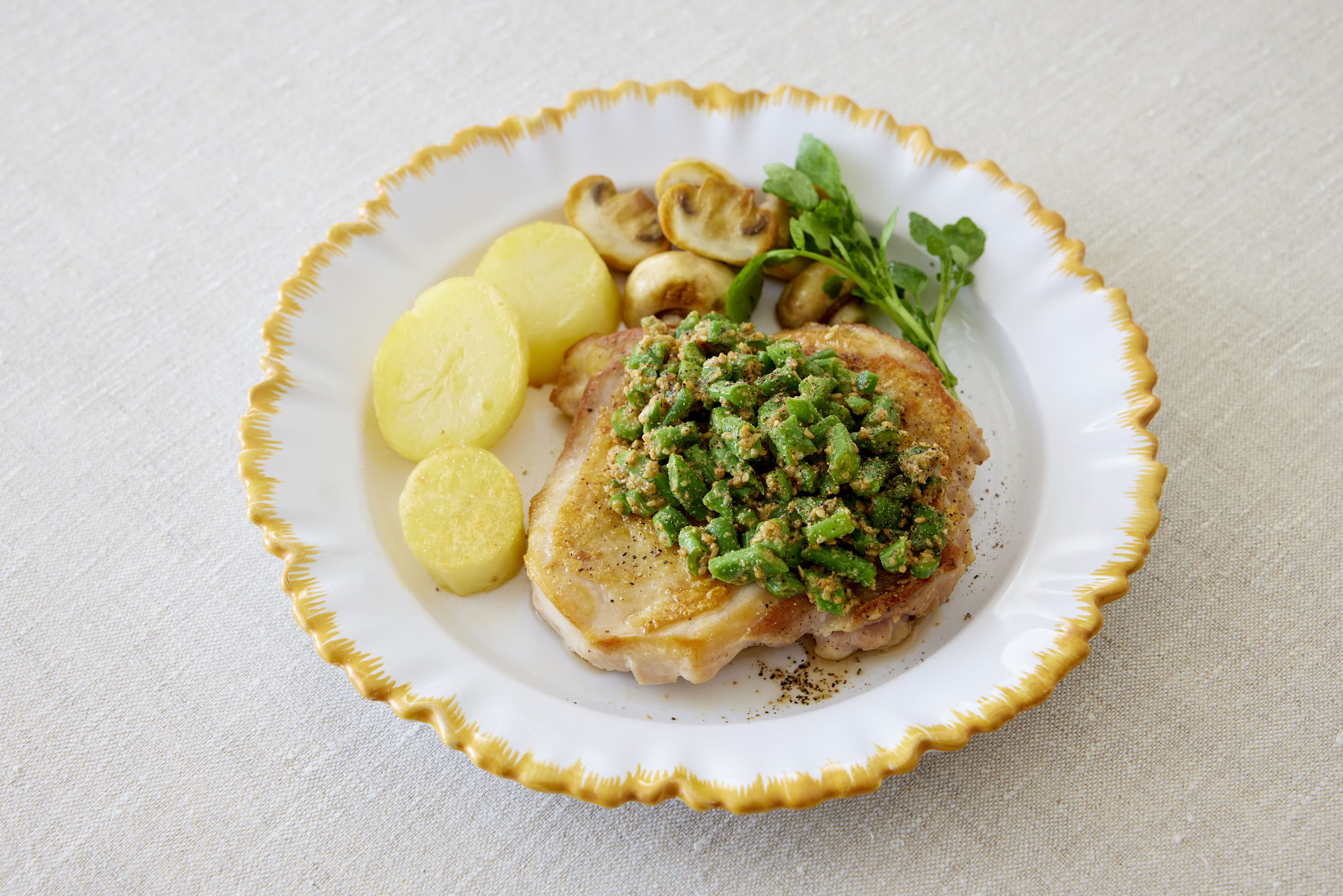 Chicken Saut&eacute; with Green Bean Sesame Sauce