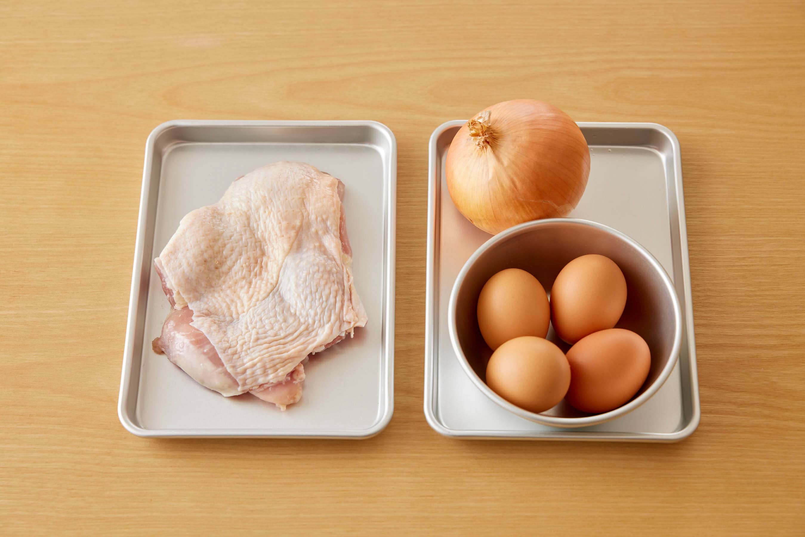 The ingredients for Oyakodon
