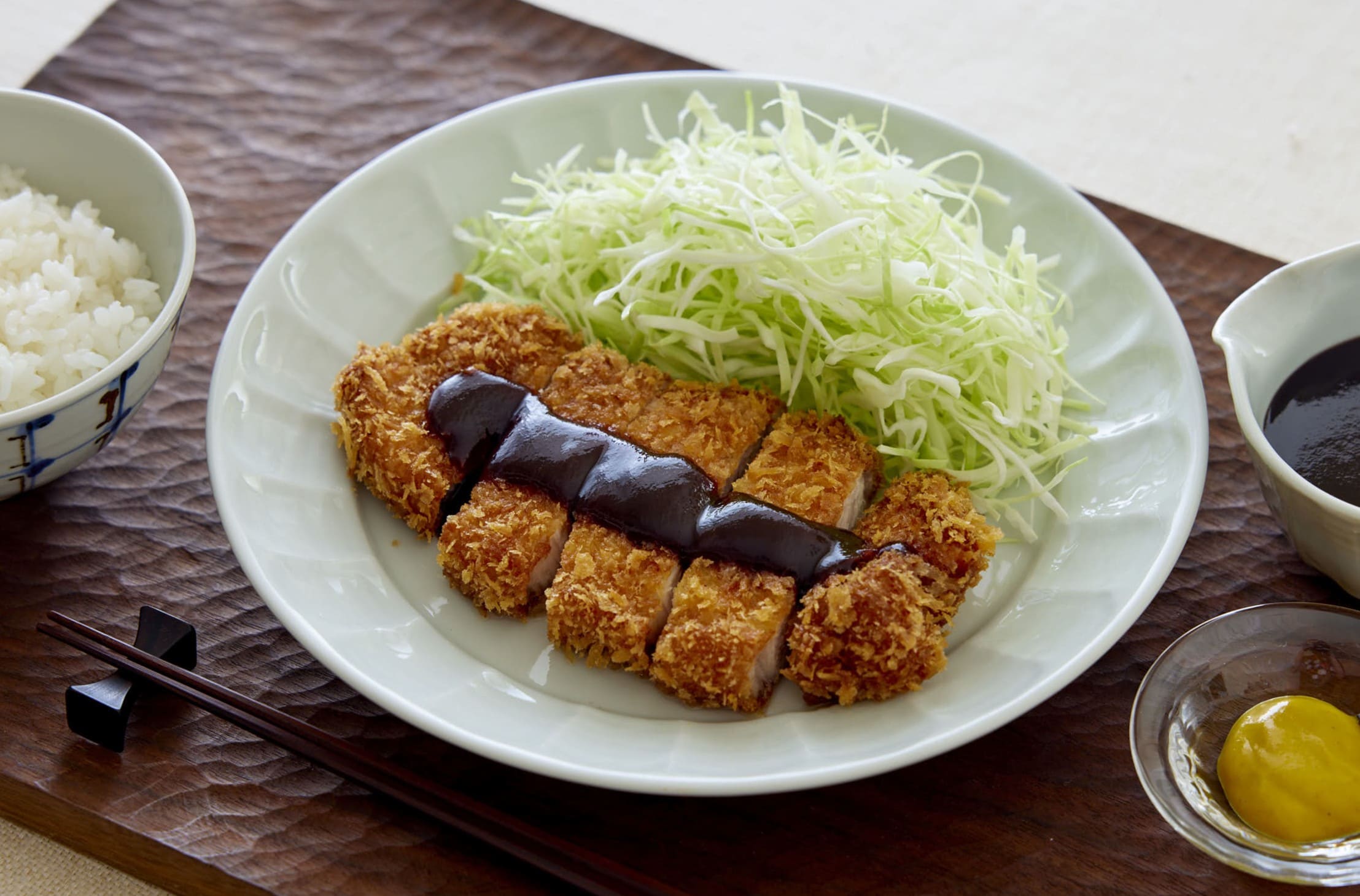 Serving Tonkatsu
