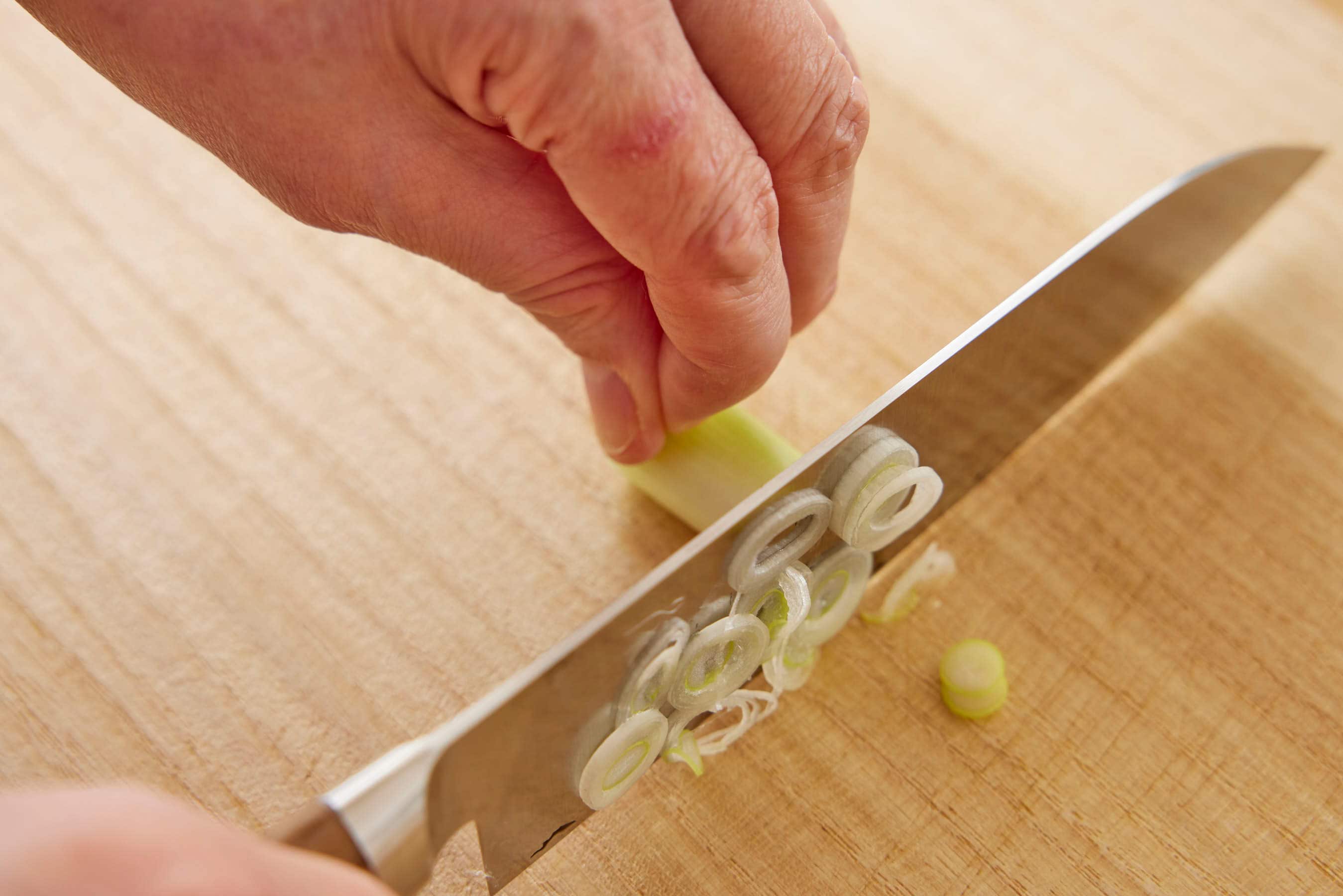Slicing the Japanese long onion