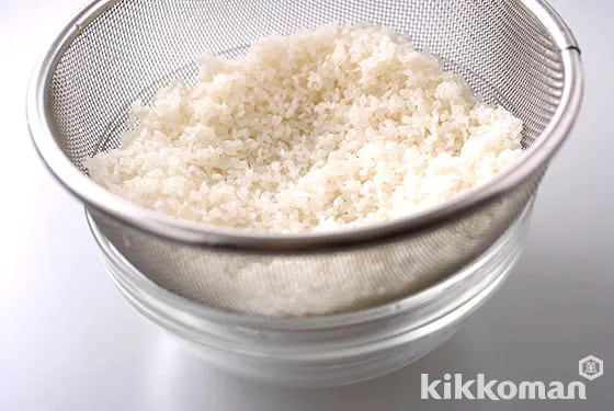 2. Place the rice into a colander and let sit for 30 minutes to 1 hour.