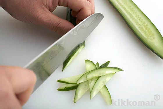 https://www.kikkoman.com/en/cookbook/basic/vegetables/img/cucumber_im03.jpg