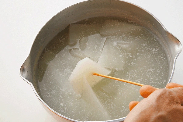 Parboiling Daikon and Pork